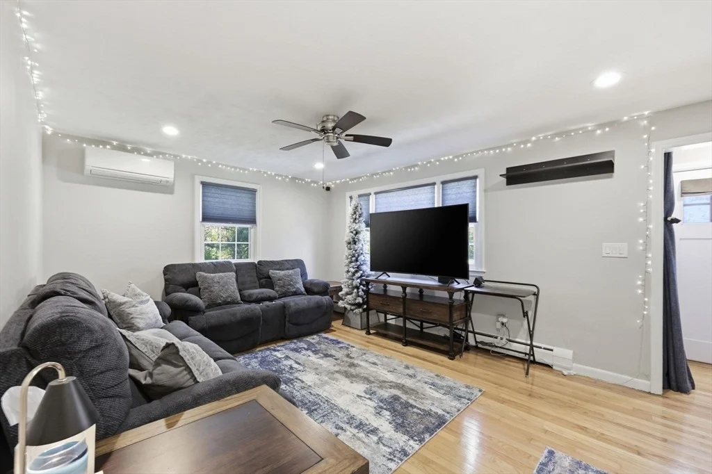 Photo of 983 Shoemaker Ln