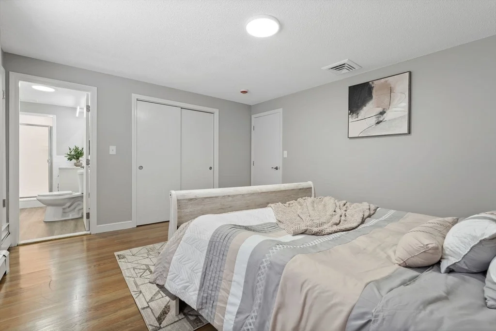 Photo of 2 Clover Cir