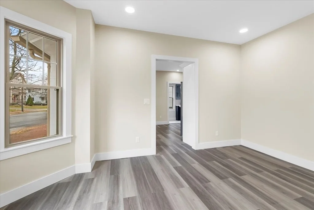 Photo of 123 Bay St
