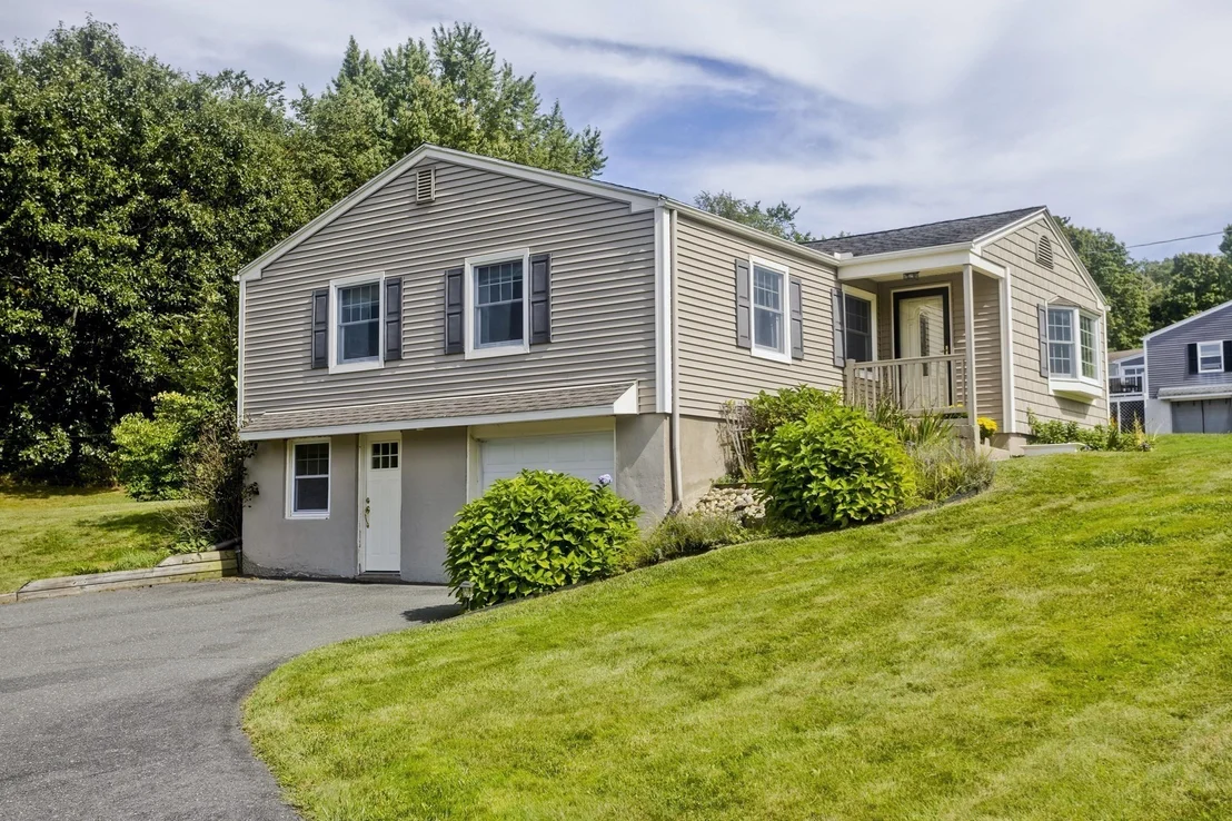 Photo of 14 Echo Valley Dr