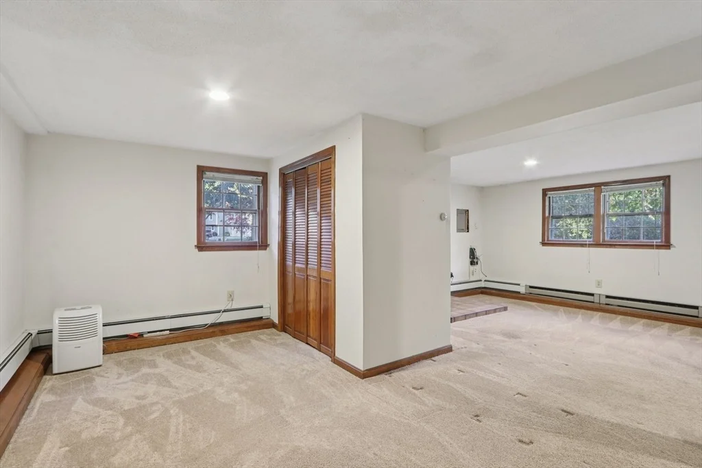 Photo of 8 Glenn Dr