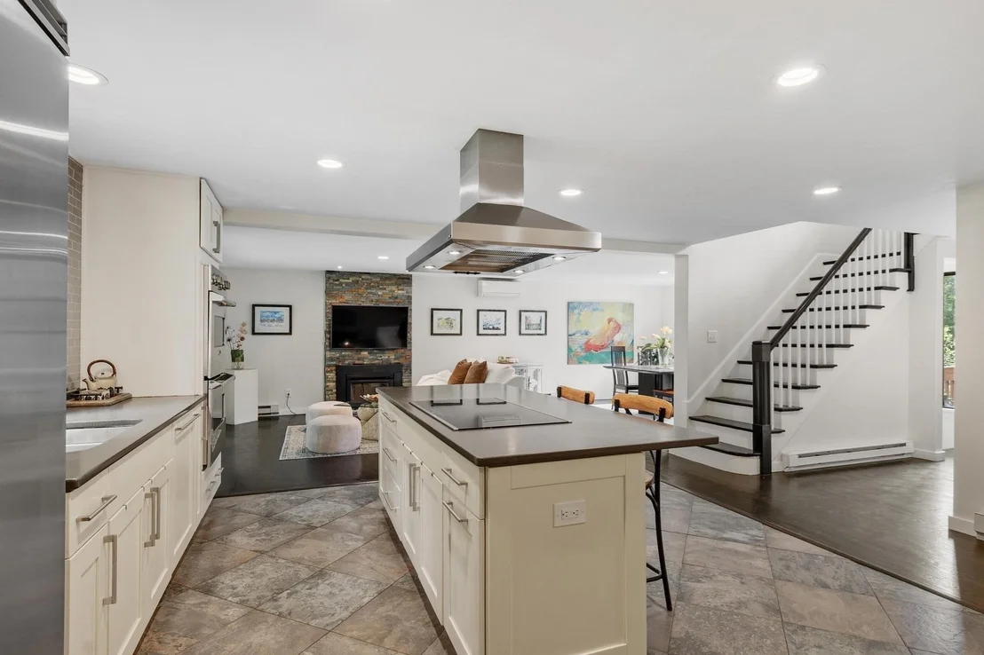 Photo of 29 Shaker Rd