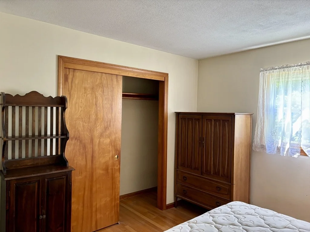Photo of 43 Mount Tom Ave