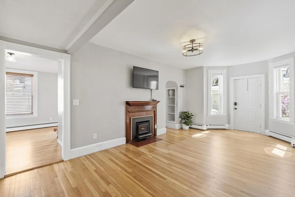 Photo of Unit 1 at 155 Maple St