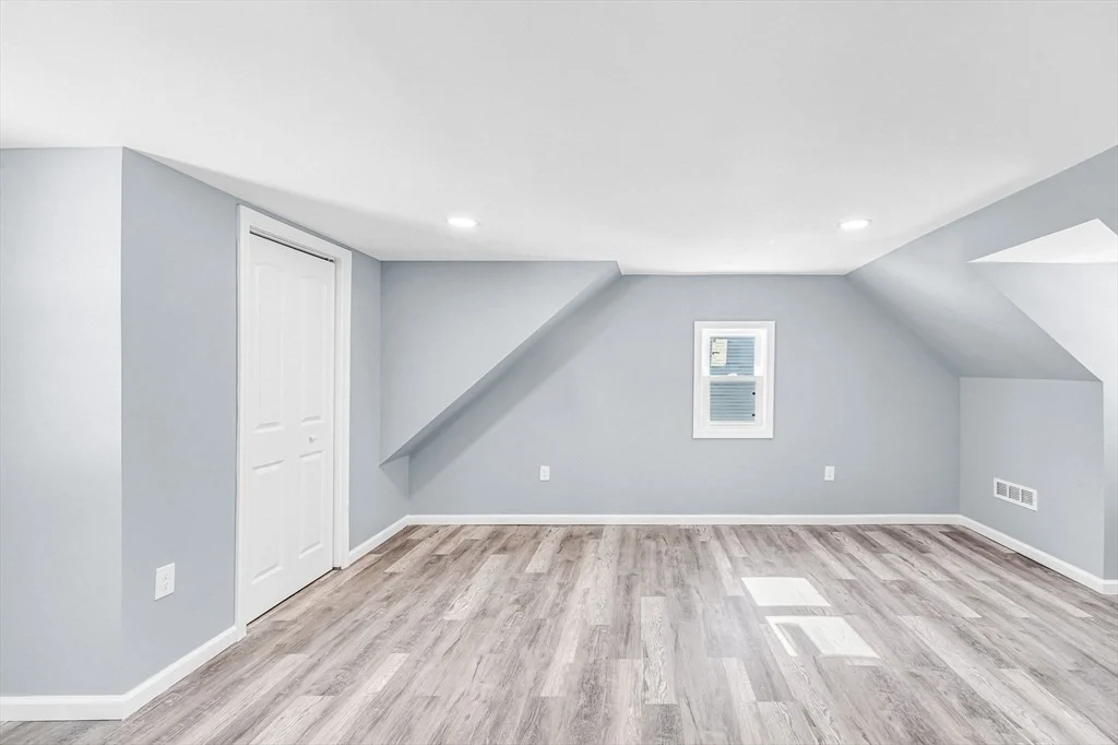 Photo of 297 Breckwood Blvd