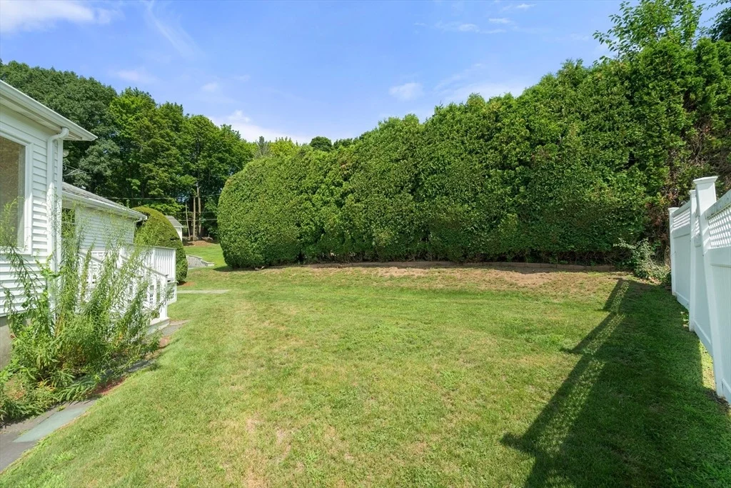 Photo of 31 Phillips Cir