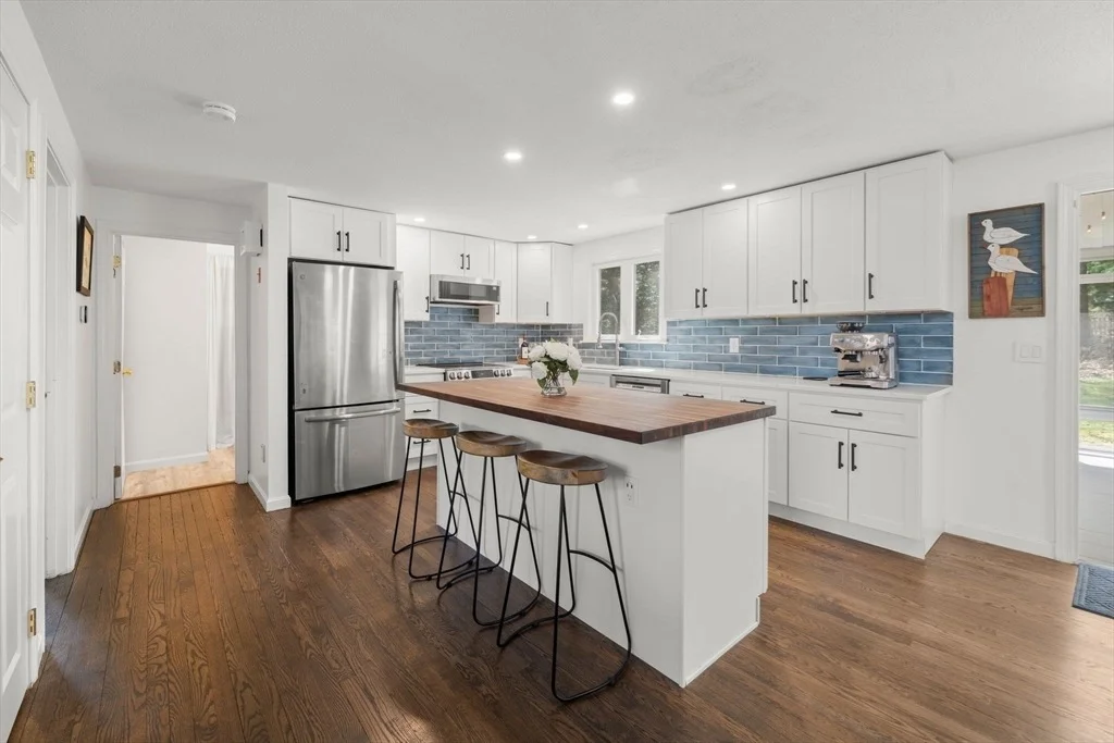 Photo of 25 Moon Compass Ln
