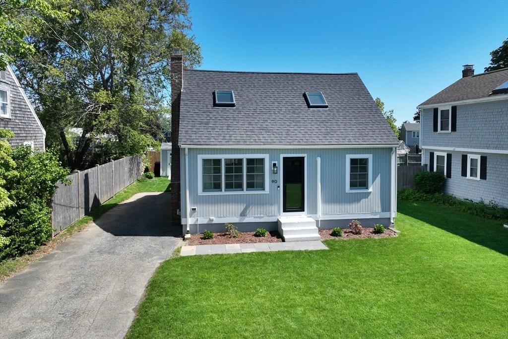 Photo of 90 Colonial Rd