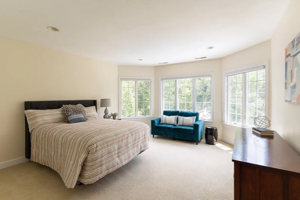 Photo of 8 Buttonwood Dr