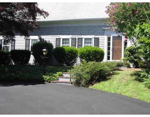 Photo of 4 Bramble Ln