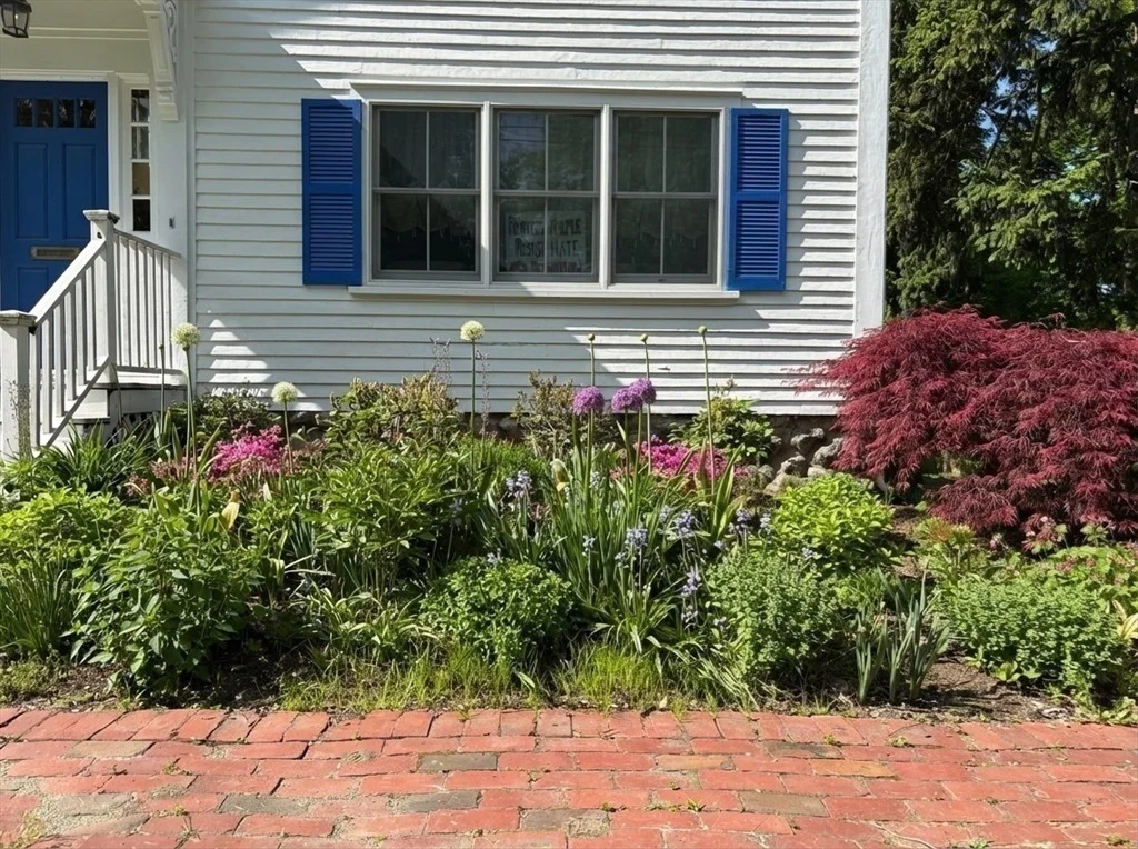 Photo of 103 Oak St