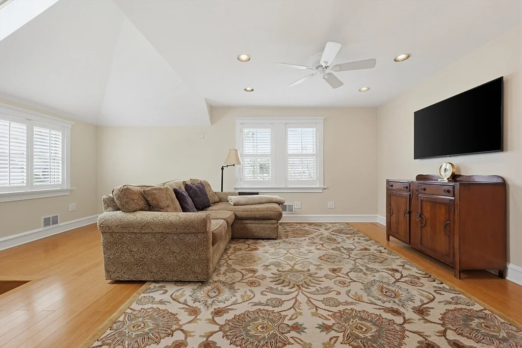 Photo of 16 Coolidge Ave