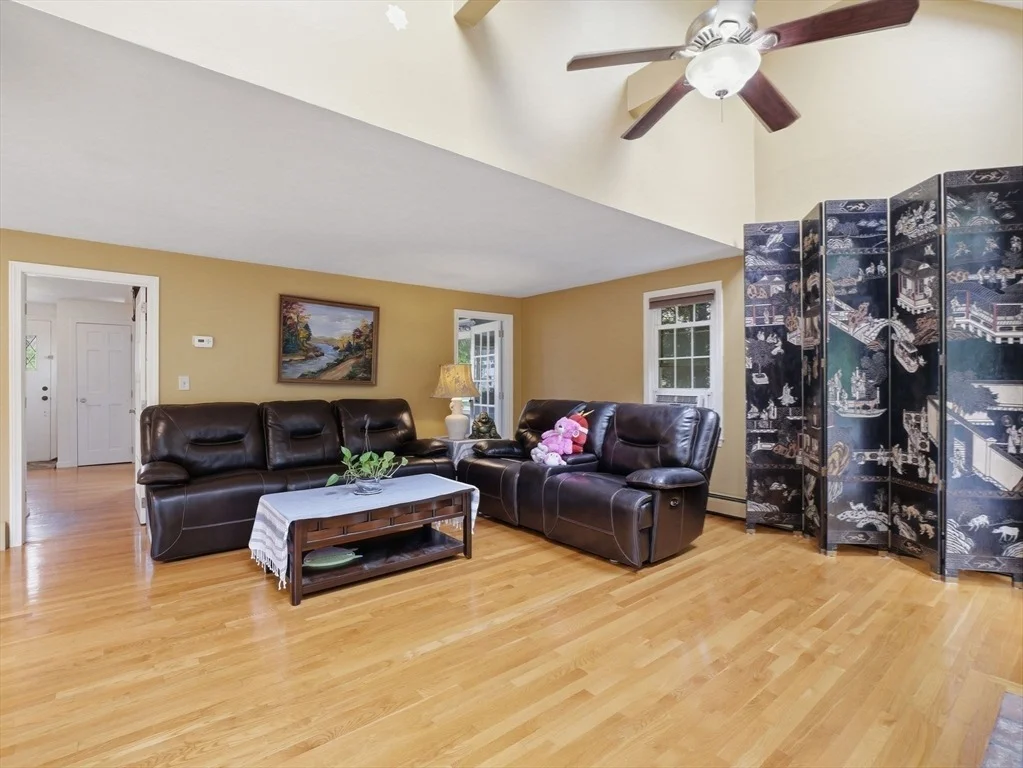 Photo of 293 Davis Street