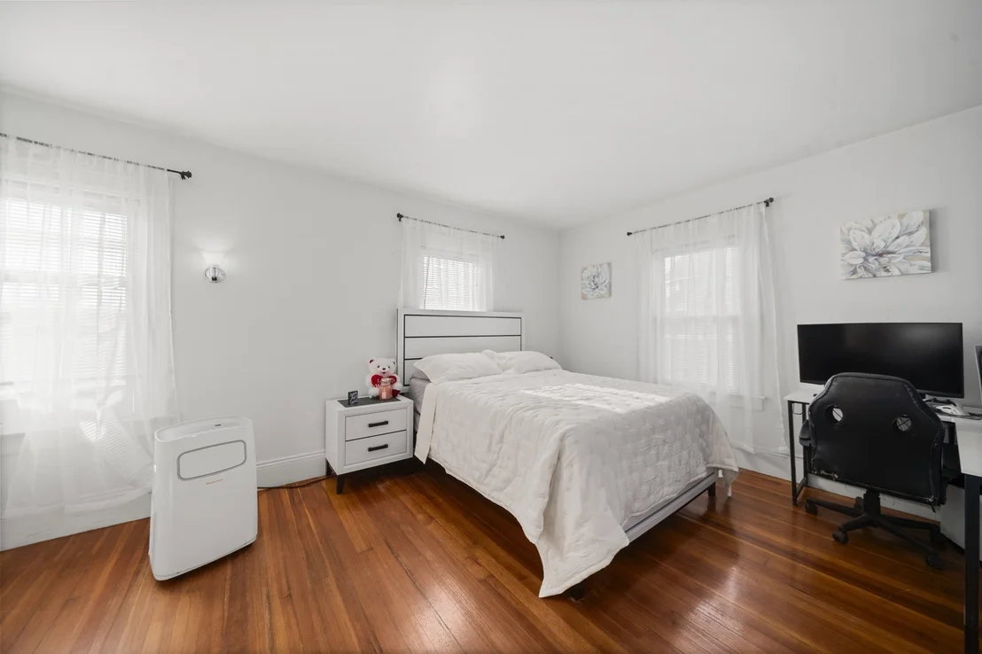 Photo of 275 Broadway St
