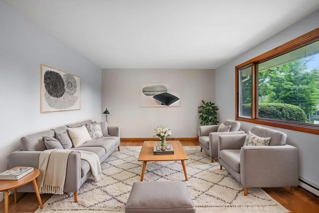 Photo of 185 Gardens Dr