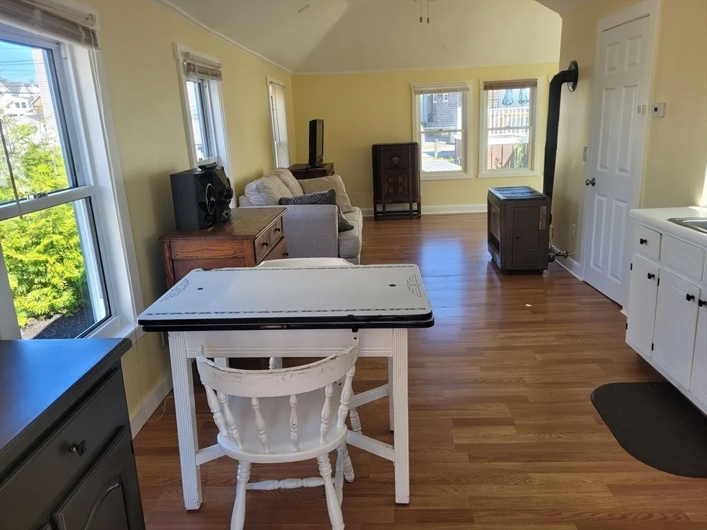 Photo of 101 Cable Ave
