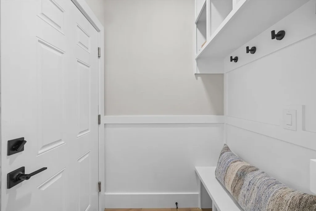 Photo of 10 Falcon Drive