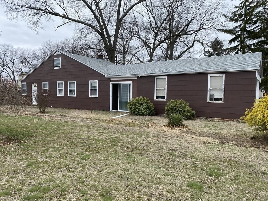 Photo of 1150 Granby Rd