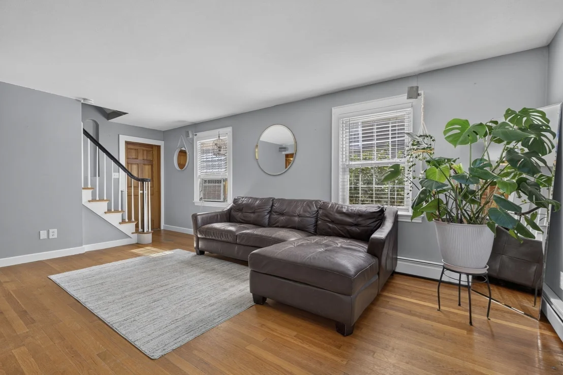 Photo of 8 Lyndale Rd
