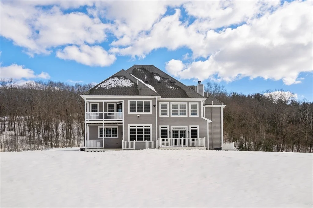 Photo of 17 Larkin Rd