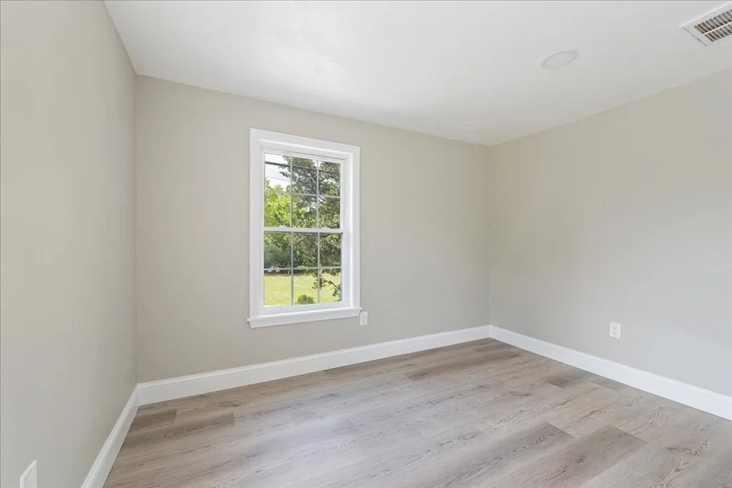 Photo of 1009 Point Rd
