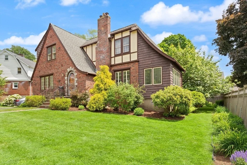 Photo of 9 Mayfield Rd