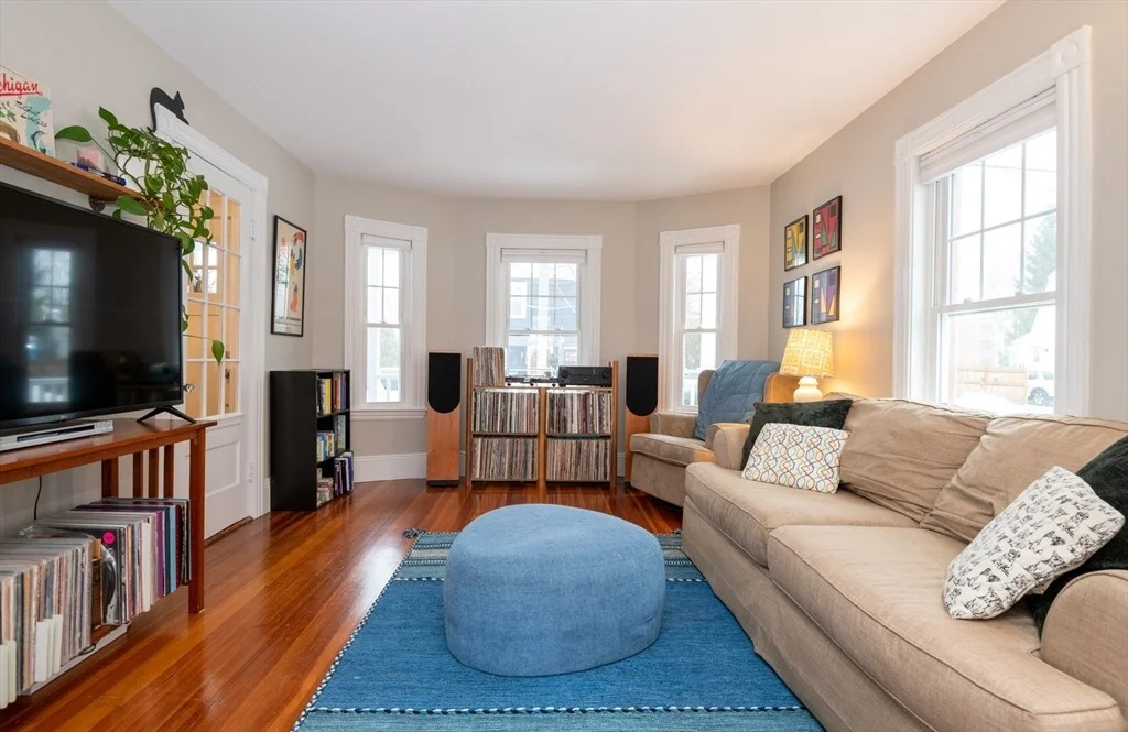 Photo of 8 Roosevelt Avenue
