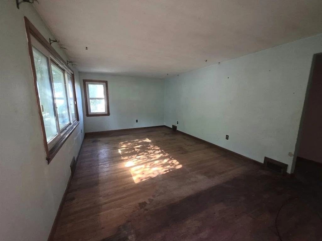 Photo of 20 Deborah St