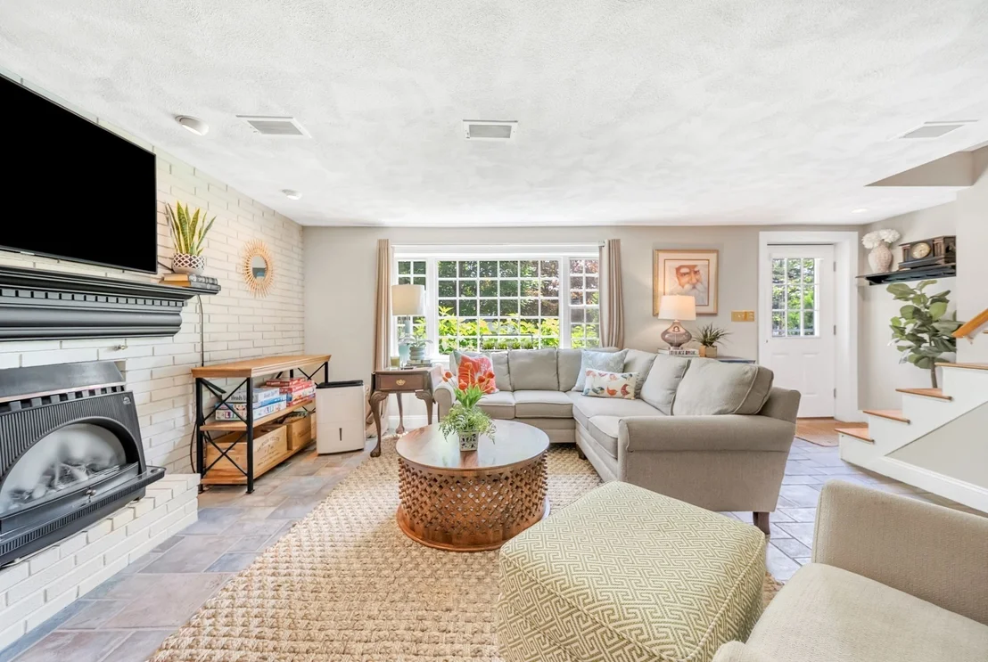 Photo of 32 Briarwood Rd