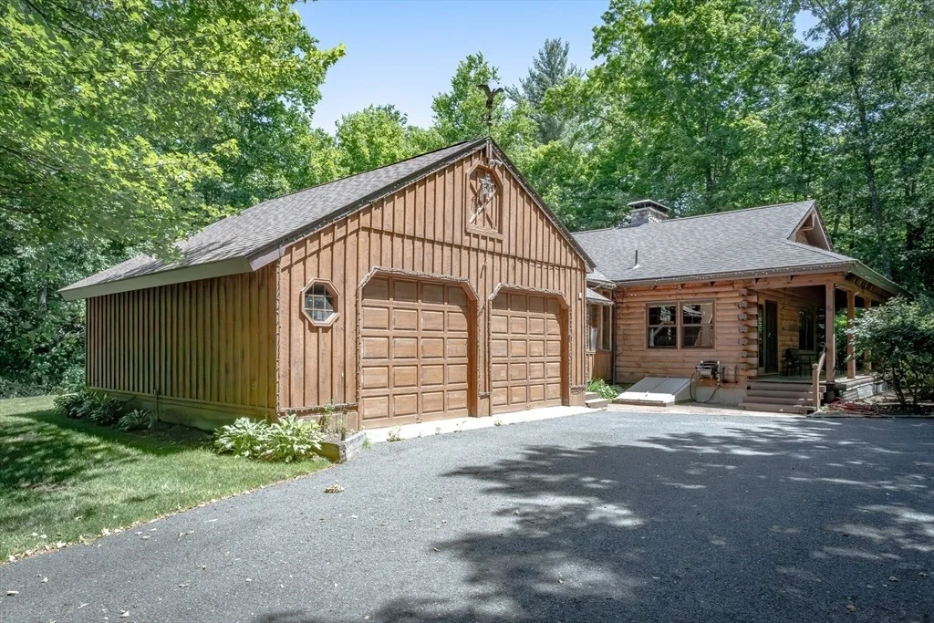 Photo of 457 Montgomery Rd