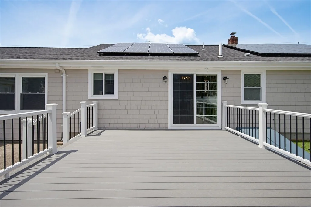 Photo of 377 Kenyon  Ave