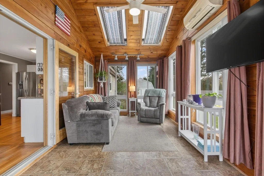 Photo of 649 Elm St