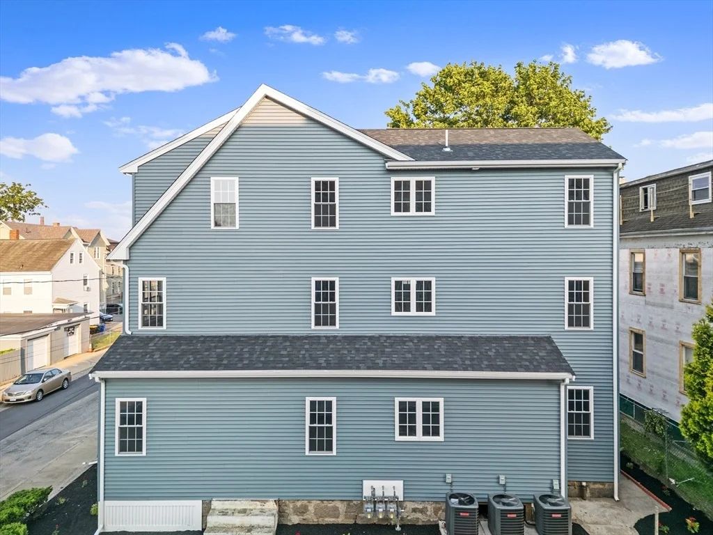 Photo of 489 Spring St.