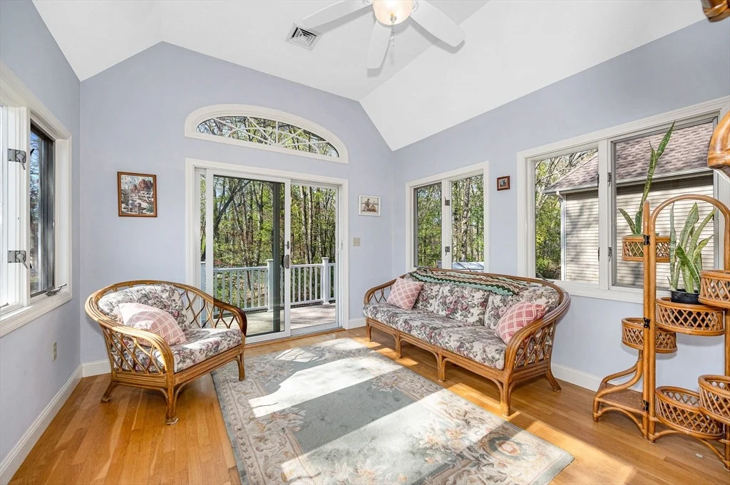 Photo of 12 Dawn Dr