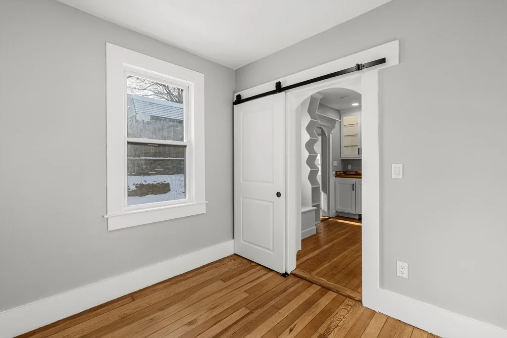 Photo of 2 Oakdale St