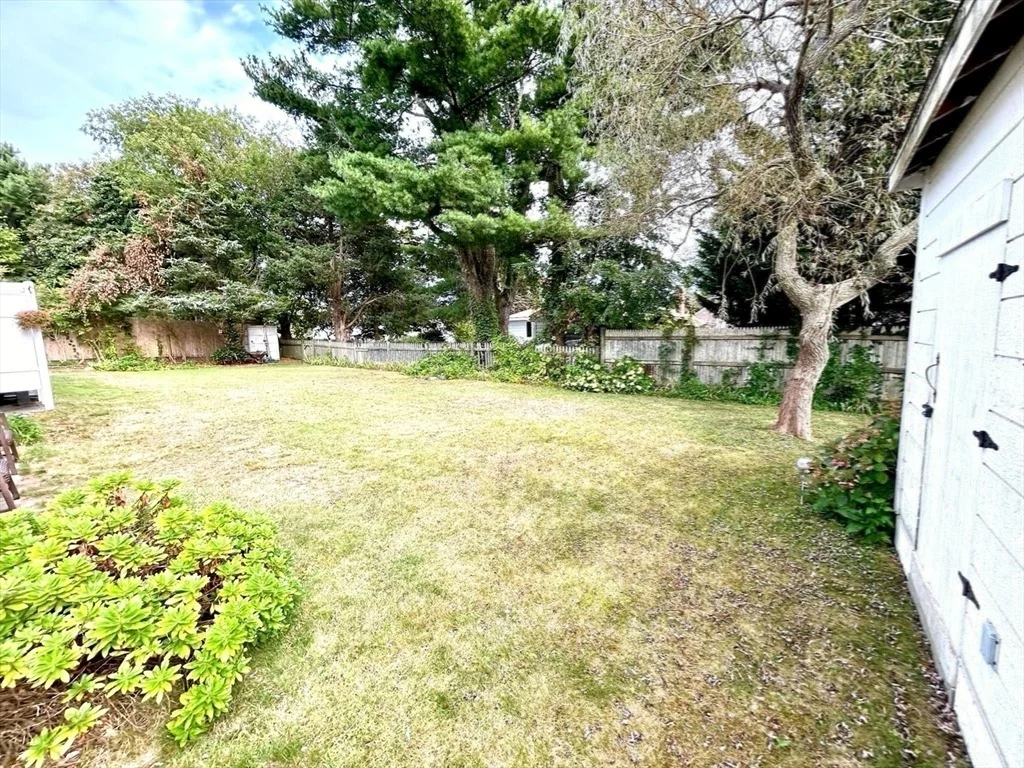 Photo of 18 Hunt Way