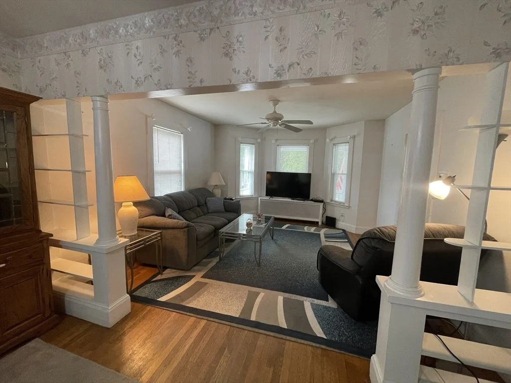 Photo of 384 Elliott St