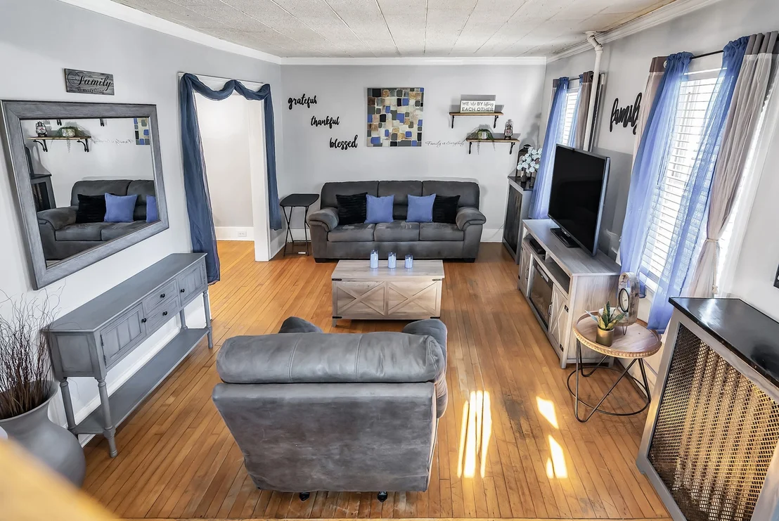 Photo of 100 Clover St