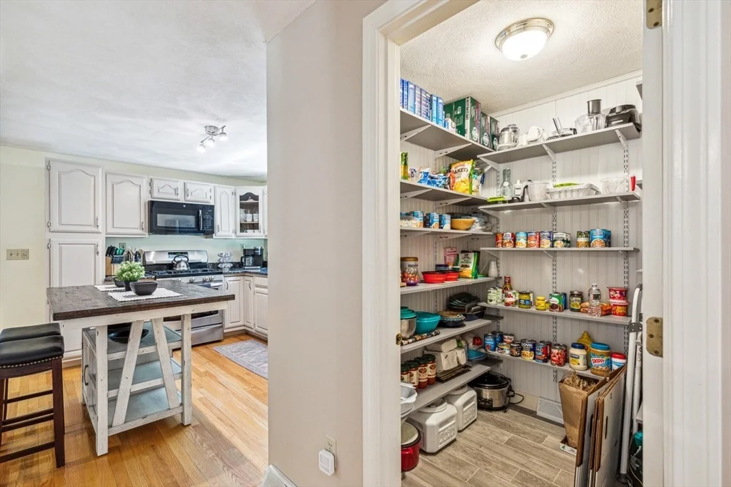 Photo of 2 Strawstone Ln