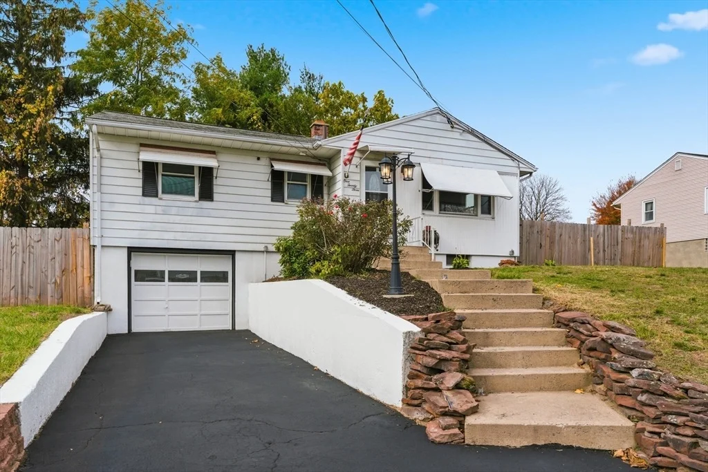 Photo of 123 Beesley Ave