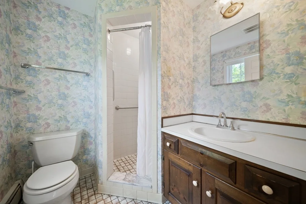 Photo of 8 Lillian Dr