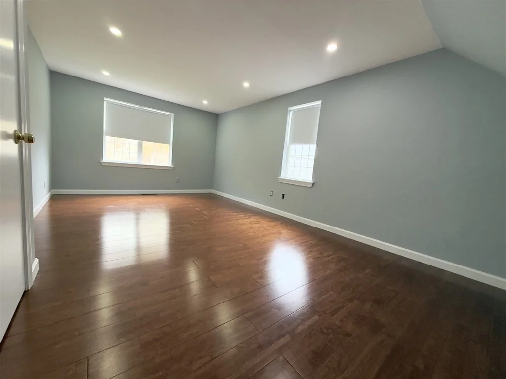 Photo of 184 Whitehall Way