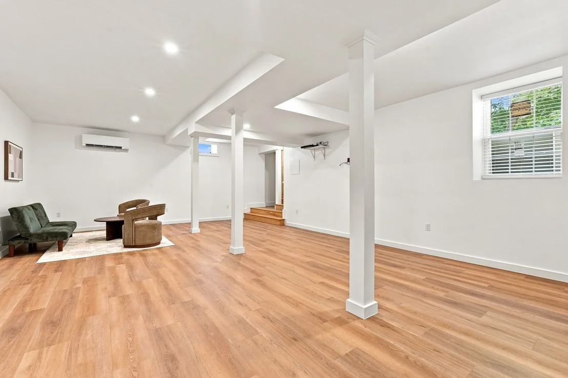 Photo of 204 River Dr