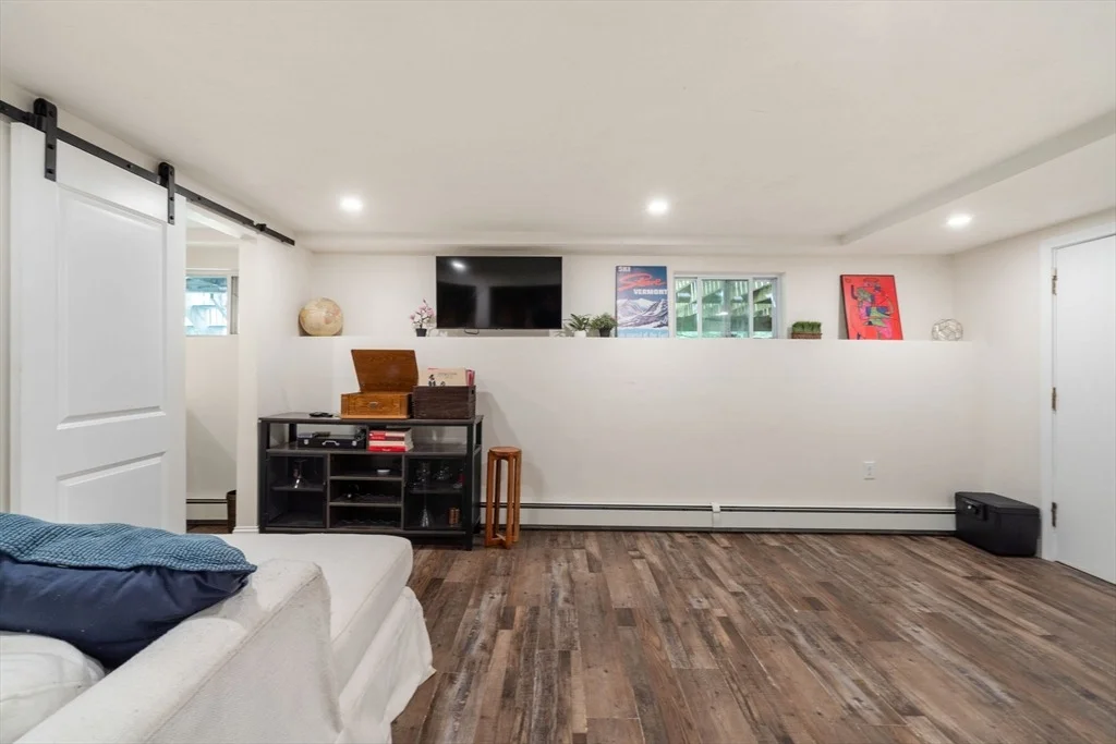 Photo of 18 Hearthstone Cir