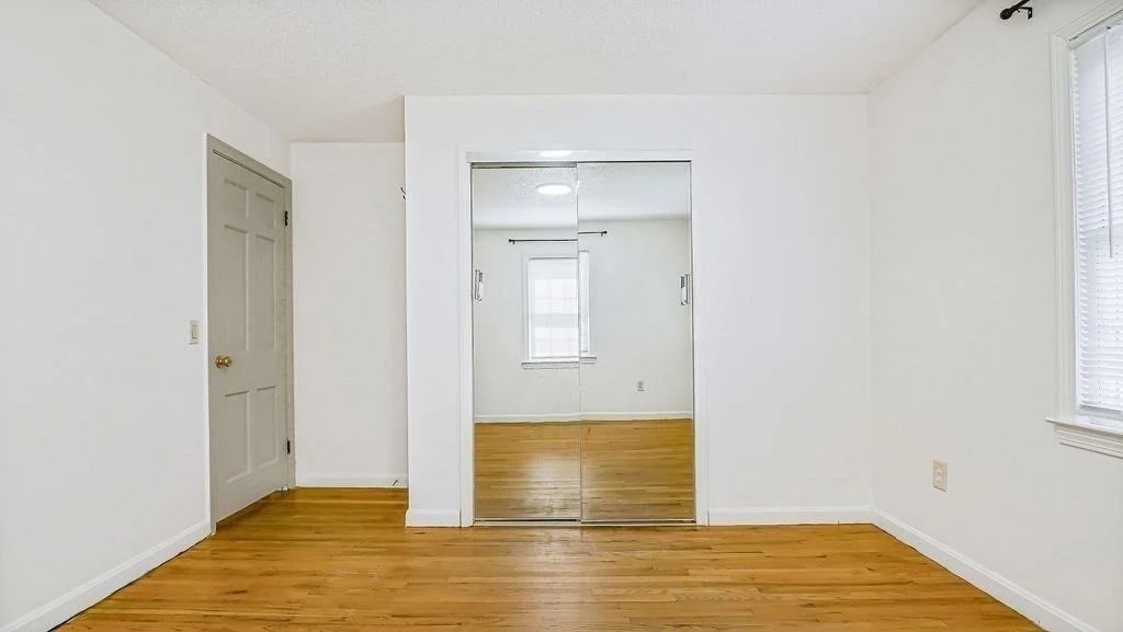 Photo of 128 W Canton Cir