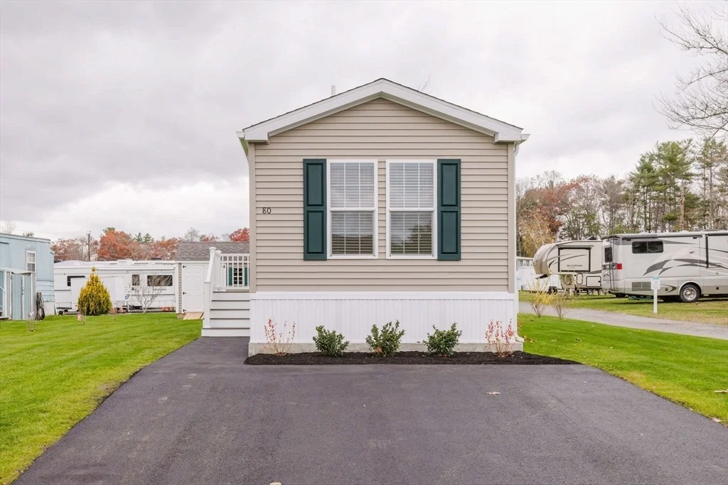 Photo of 80 Bally Dr