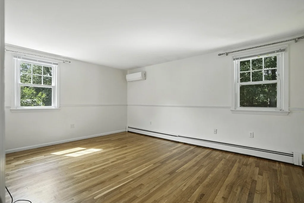 Photo of 10 Diantonio Dr