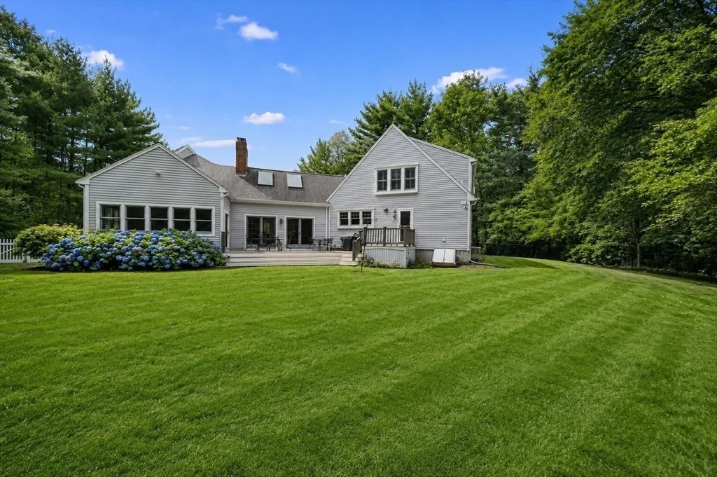 Photo of 25 Clearwater Dr