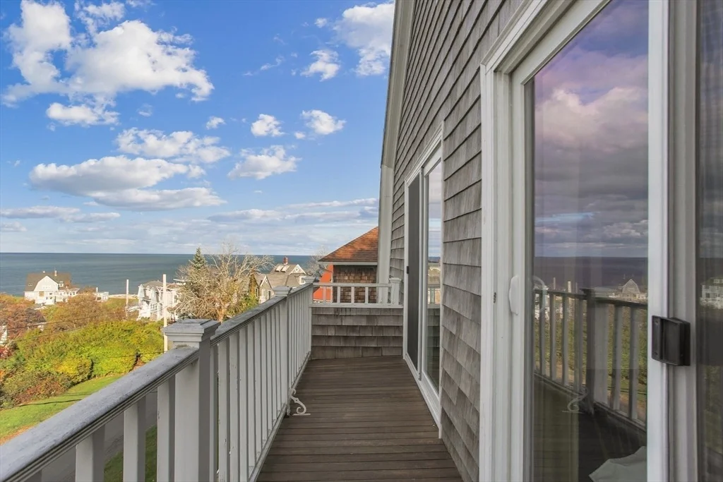 Photo of 48 Holbrook Ave
