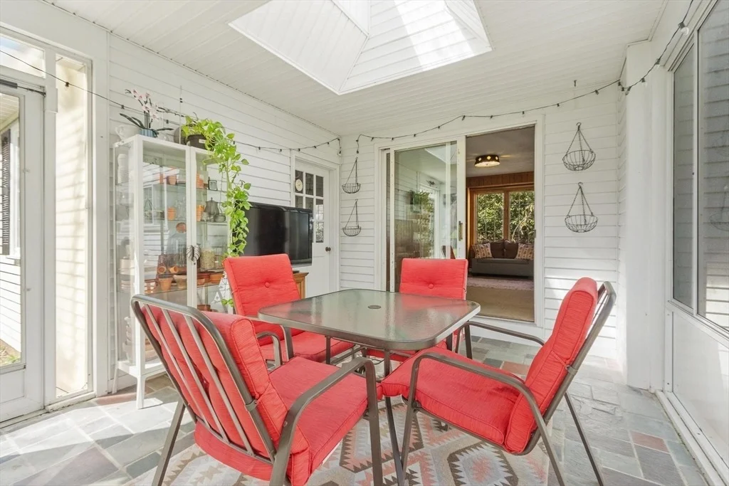 Photo of 40 Ivy Dr